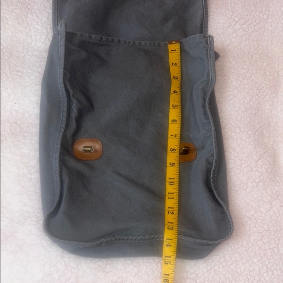 Stylish Gray Messenger Bag with Graphic Design - Picture 3 of 12